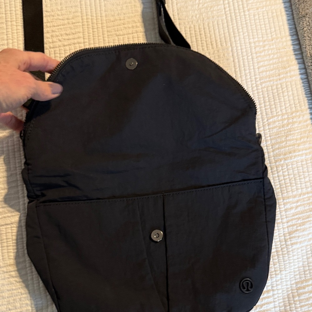 lululemon athletica Black Crossbody Bag - Picture 3 of 5
